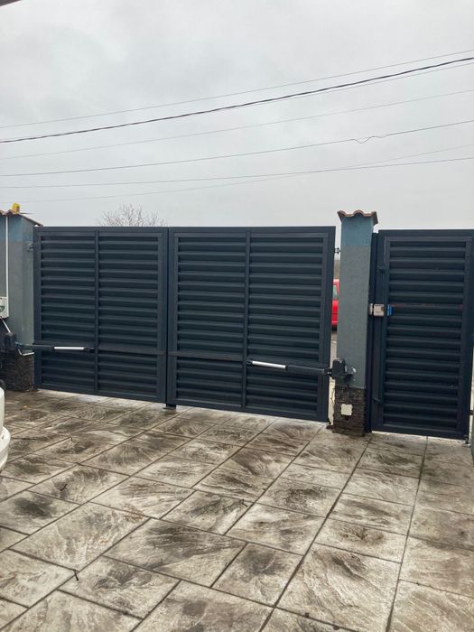 Vând casa tecuci satul nou