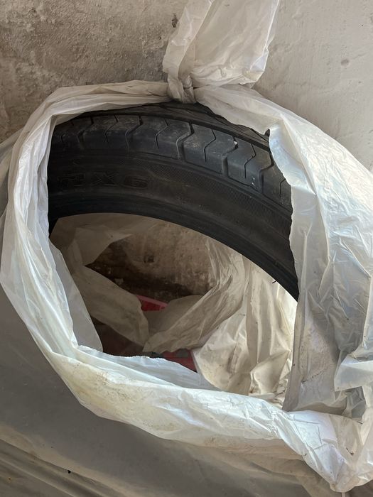 Продам шины 18размера новые