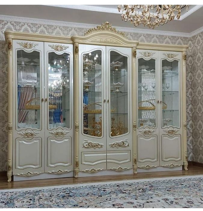 Горка, беж және алтын түсті