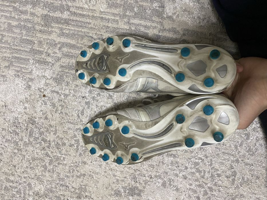 Продам бутсы мизуно