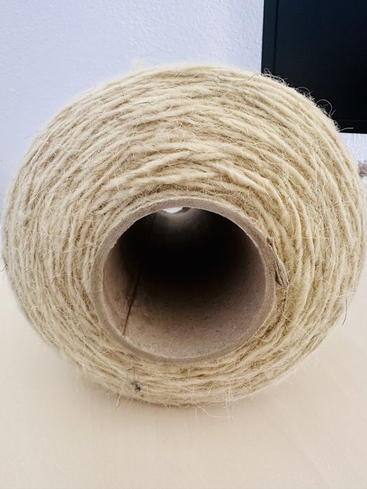 Fir din lână Țurcană 100% – produs în România – 98 lei/kg – ideal pentru țesut covoare și produse tradiționale
