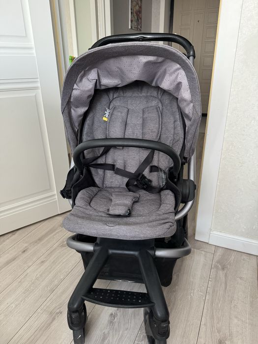 Продаю коляску 2 в 1 easywalker