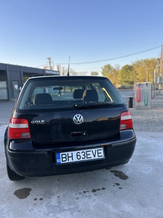 Vând Golf 4 1.4 benzină