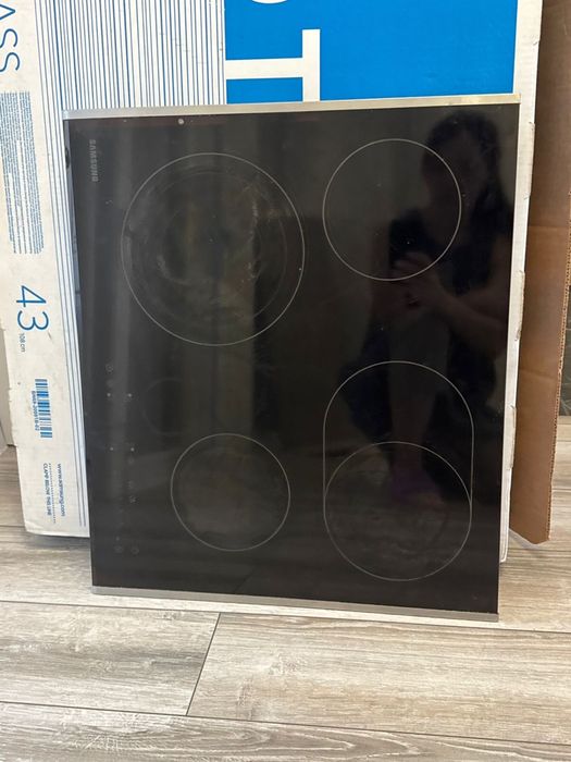 Варочная панель Samsung (на запчасти / ремонт)