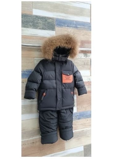 Куртка на 3-4 лет.