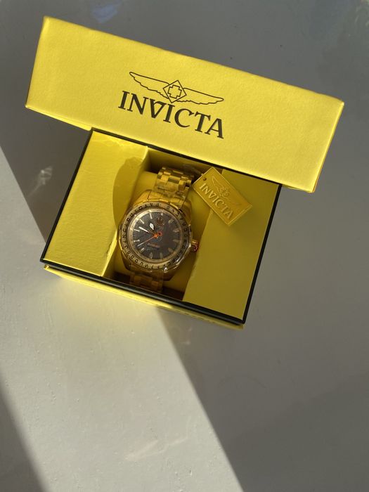 Часы наручные Invicta
