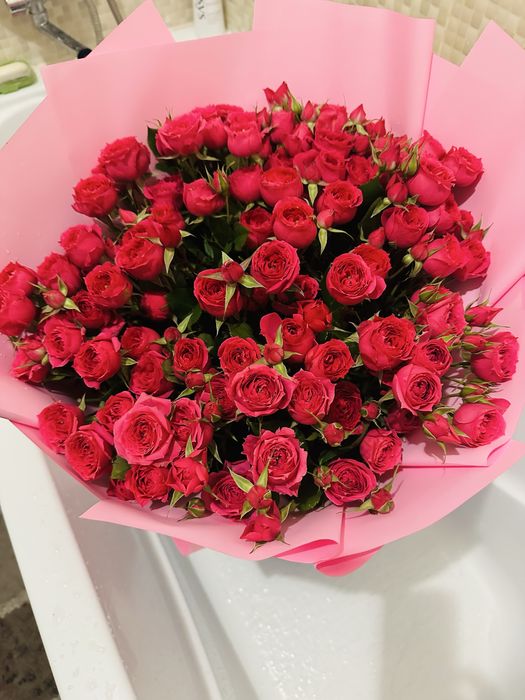 Букет цветов Спрей розы (80 штук)