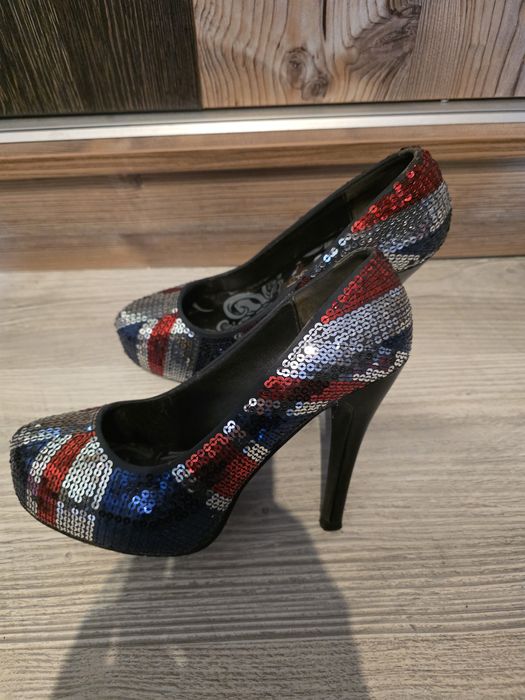 Обувки с пайети с висок ток