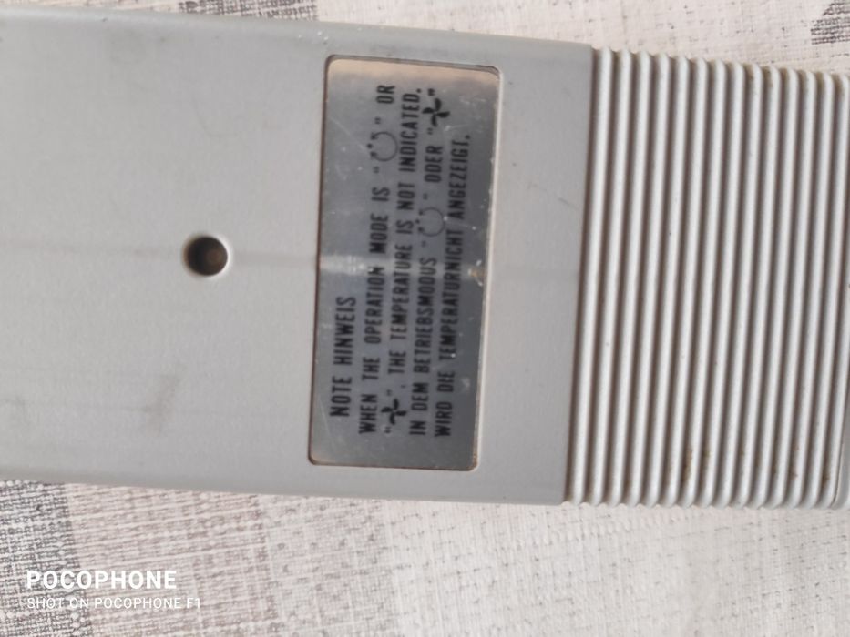 Продавам дистанционно за климатик