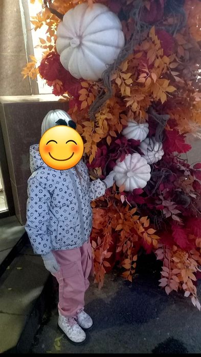 Продам куртку для девочки