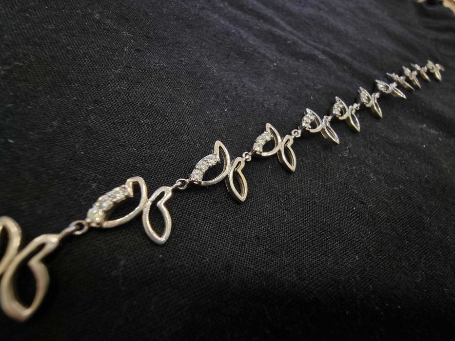 Сребърна гривна с пеперуди