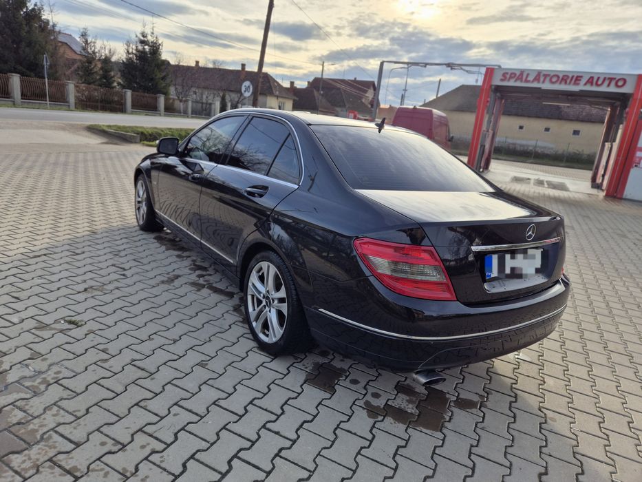 Mercedes-Benz C220