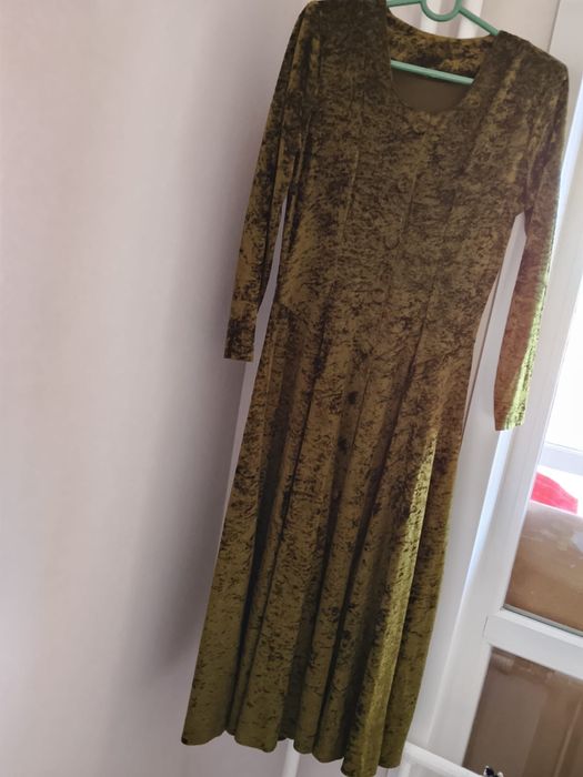 Продам платье не дорого