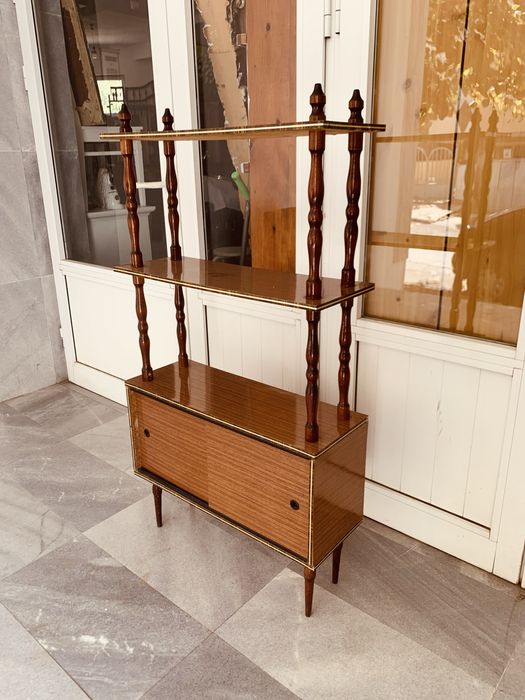 Винтидж етажерка/шкаф с плъзгащи вратички-ретро стил от 60-те