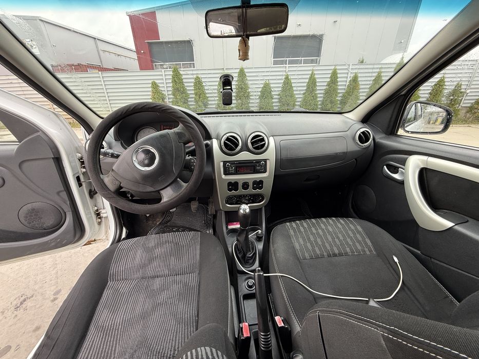 Logan 1 Facelift 1.5 DCI 90 cp 2012