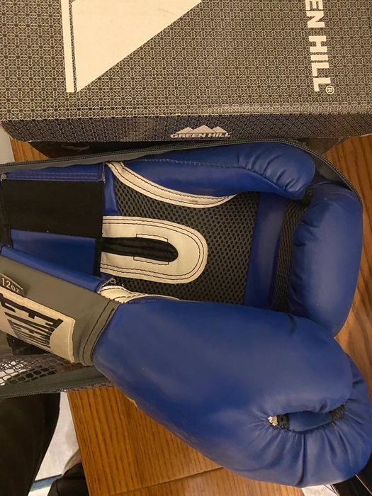 Новые боксерские перчатки Everlast