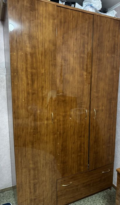 Продам спальный горнитур