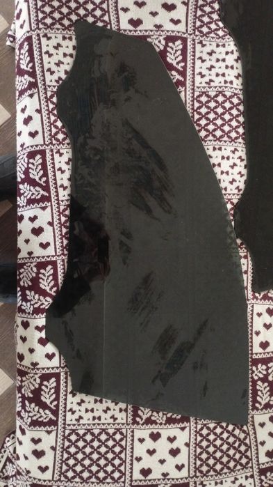 Продам 2 боковых стекла