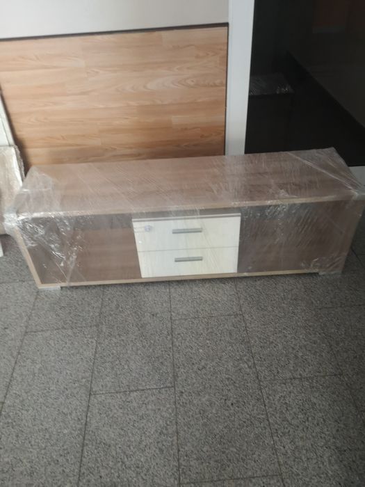 Тв шкаф за телевизор