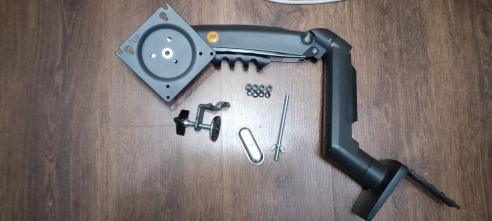 Продам кронштейн