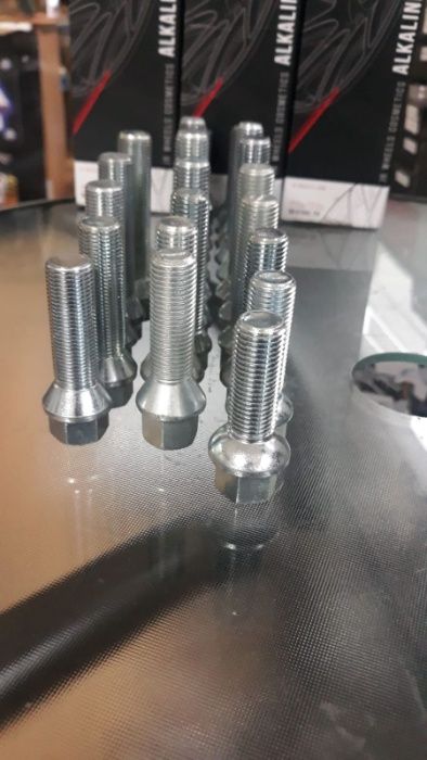 Prezoane, surub roata de diferite lungimi  Audi/VW/BMW/Mercedes
