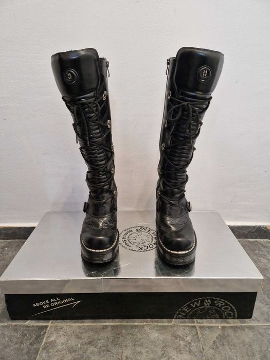 New Rock ботушии