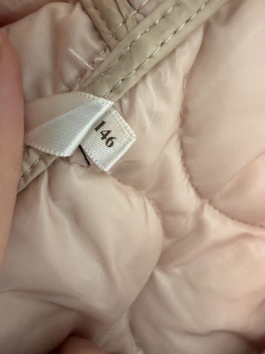 Продам жилетку на девочку.