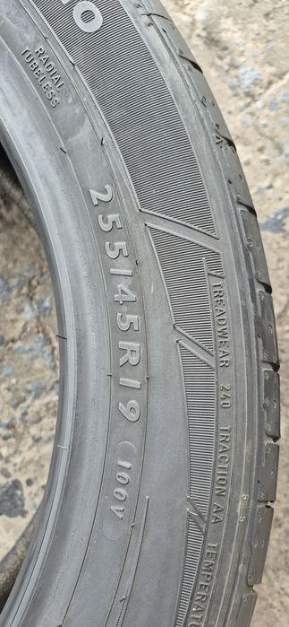 2 anvelope vara ca noi Dunlop 255/45/19.Pretul este pe bucata.
