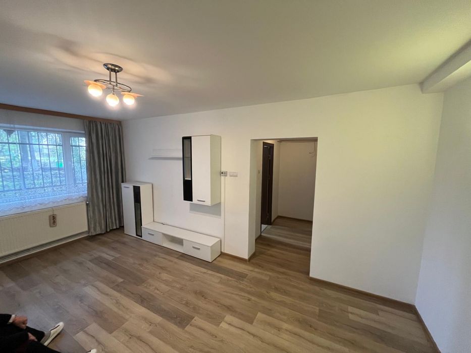 De inchiriat apartamet 2 camere