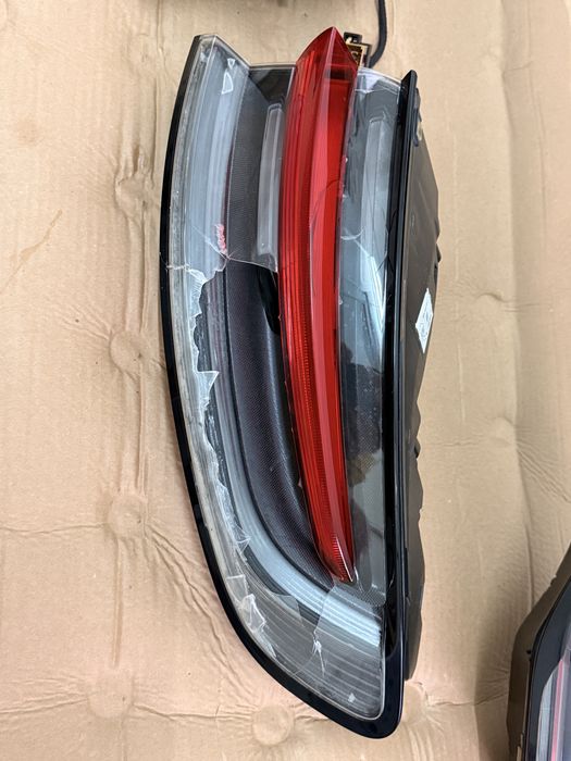 Stopuri / Triple Spate varianata SUA, cu defect  Porsche Macan  2019-2025