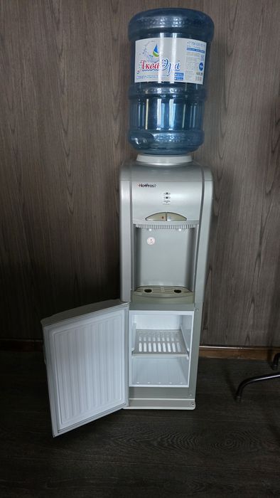 Продам диспенсер для воды