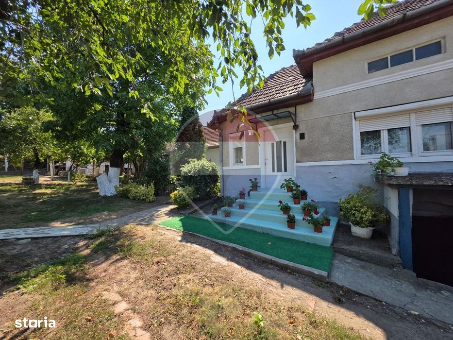 Casa traditionala cu istorie in satul Cornesti langa Tarnaveni Mures