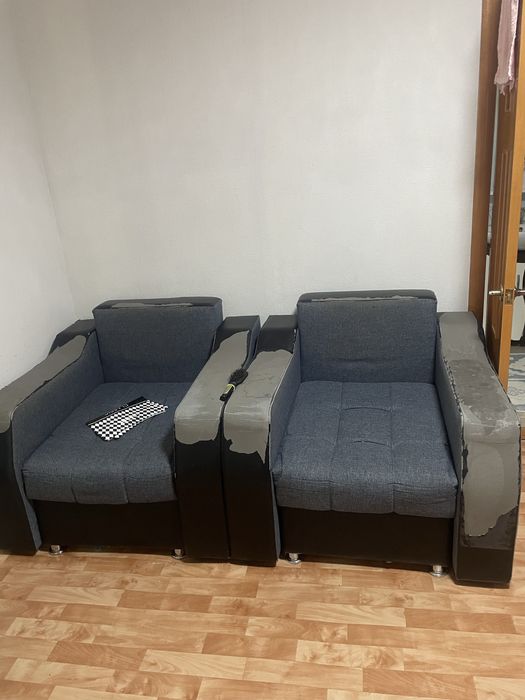 Отдам даром диван с 2мя креслами