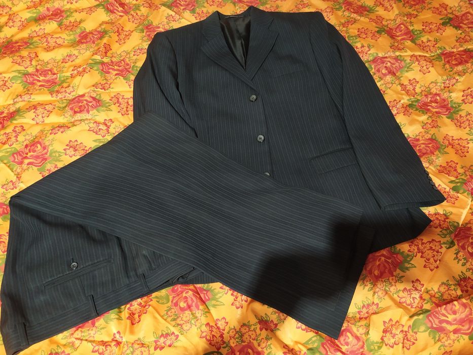 Продам костюмы за все 4500