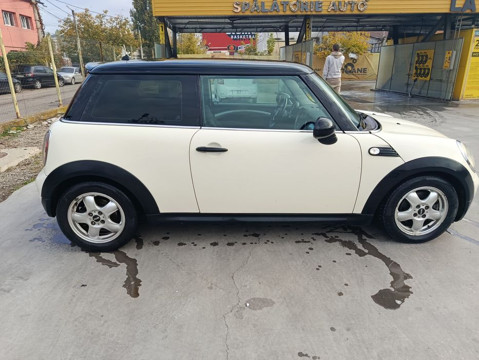 Vând Mini One 2008