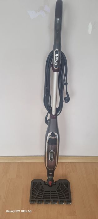 Vând mops electric cu aburi SHARK