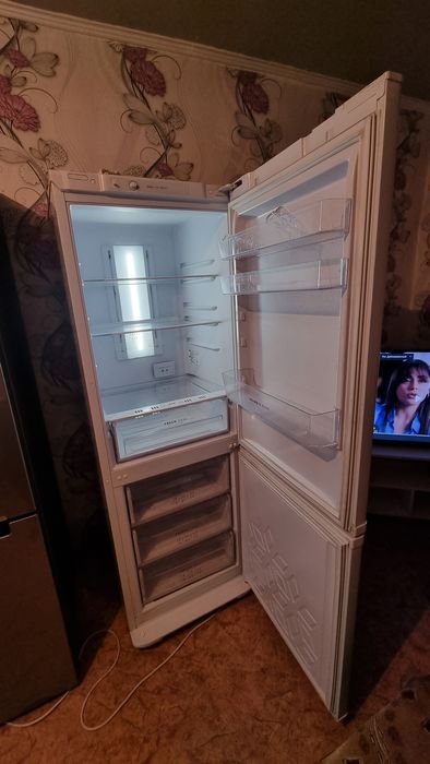 Мощный Холодильник Бирюса