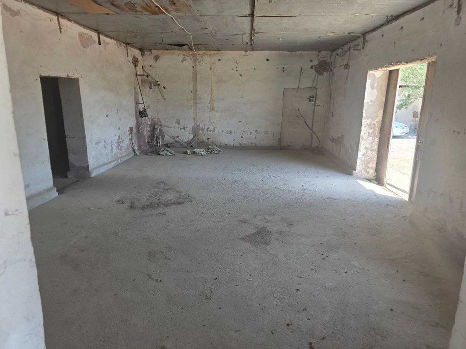 Нотурар Бино сотилади, худуди 20сотих, 7сотихда бинолар мавжуд