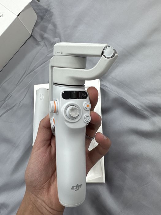 DJI osmo mobile 6