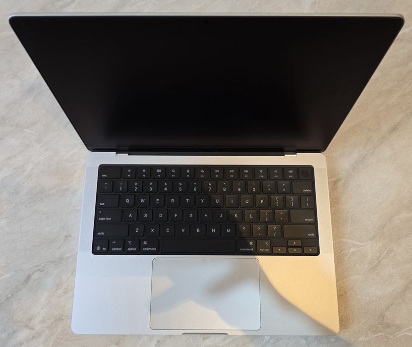 MacBook Pro 14 M5 32/1TB + Nano Display