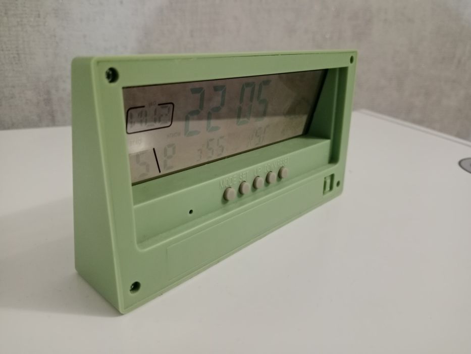 Продам часы метеостанция