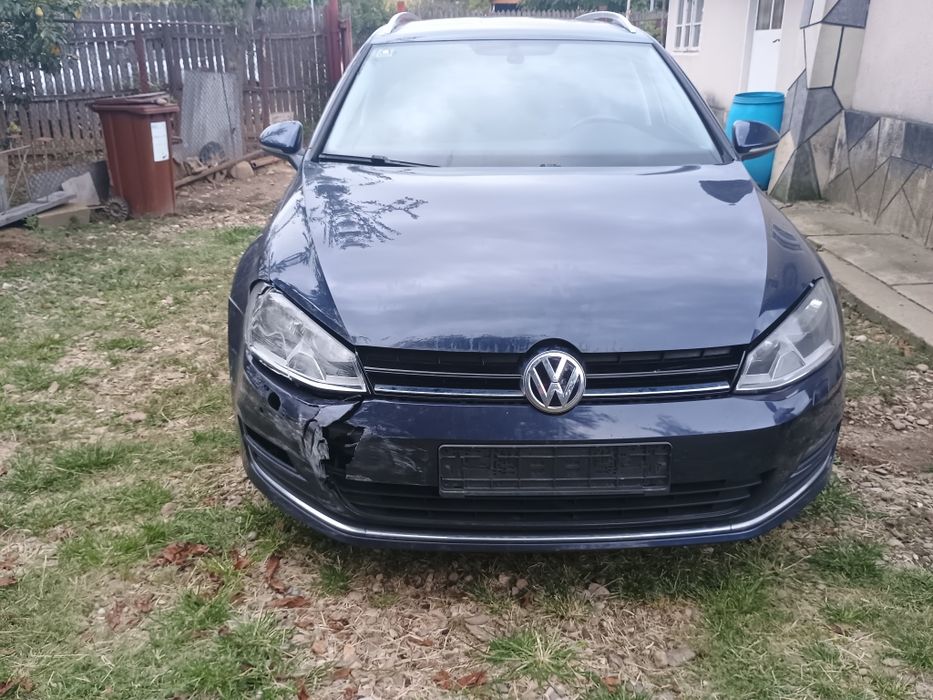 Golf 7 . Benzina 1.4  EURO 6.Ușor avariat!!