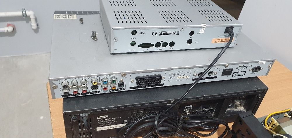 Видеомагнитофон Samsung, dvd плеео paragon, тюнер topfield