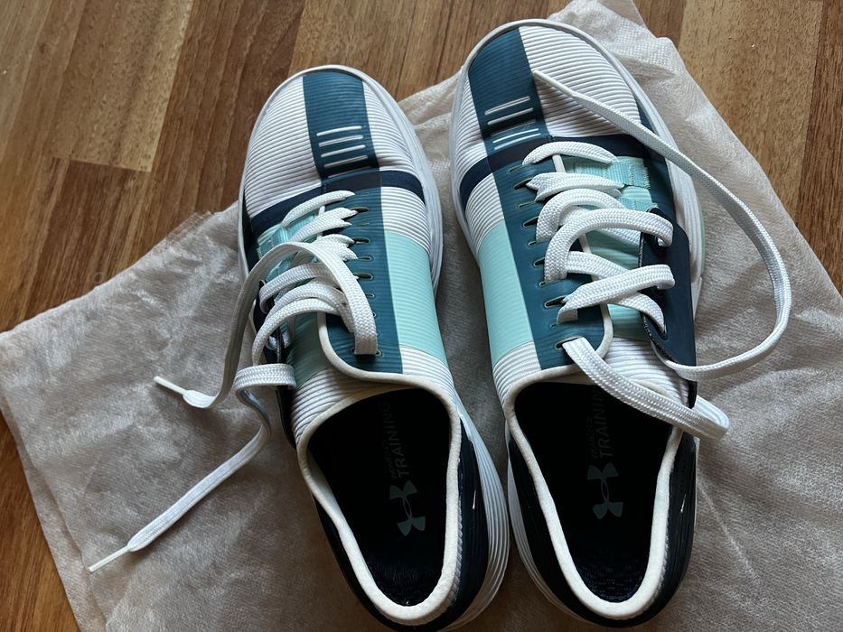 Дамски спортни обувки Under Armour