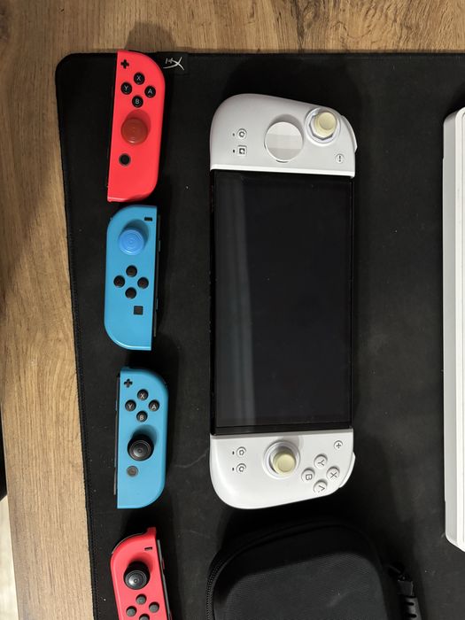 Продам прошитый nintendo switch oled