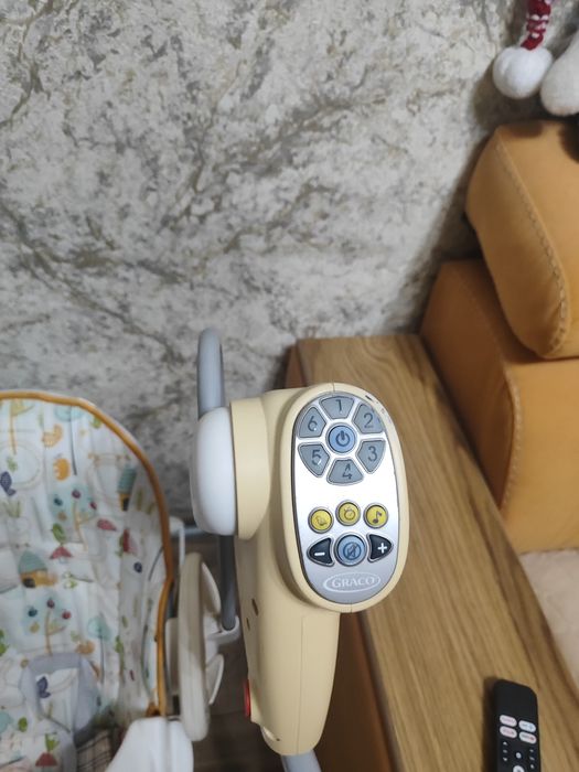 Продается музыкальные качели