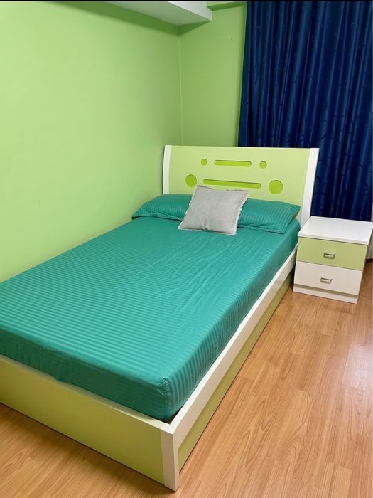 Set mobilă: Birou, dulap haine, pat și noptieră