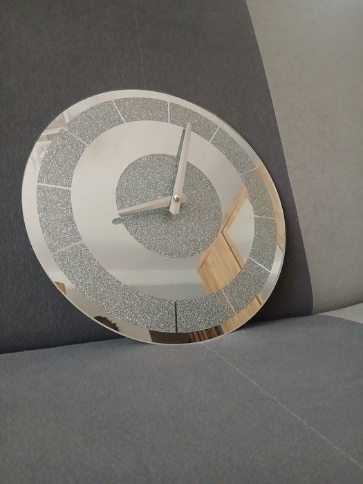 Ceas de perete electronic