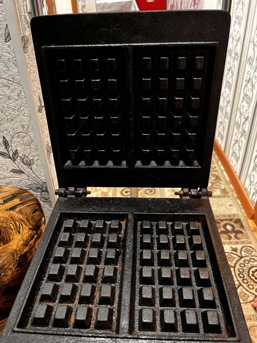 Продам электровафельницу