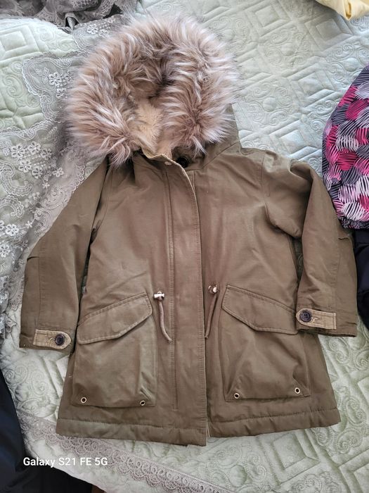 Верхние одежды на девочку